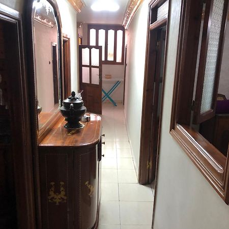 شقة توجد وسط مدينة طنجة و تتوفر على كامل التجهيزات الضرورية خاصةبالعائلات Exteriör bild