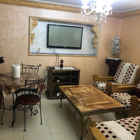 شقة توجد وسط مدينة طنجة و تتوفر على كامل التجهيزات الضرورية خاصةبالعائلات Exteriör bild